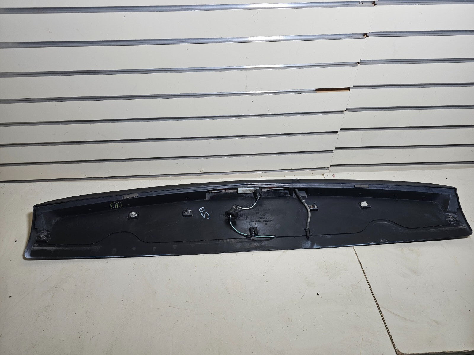 08-20 GRAND CARAVAN TOWN COUNTRY Trunk SPOILER 3rd Brake Light Molding BLACK SP1