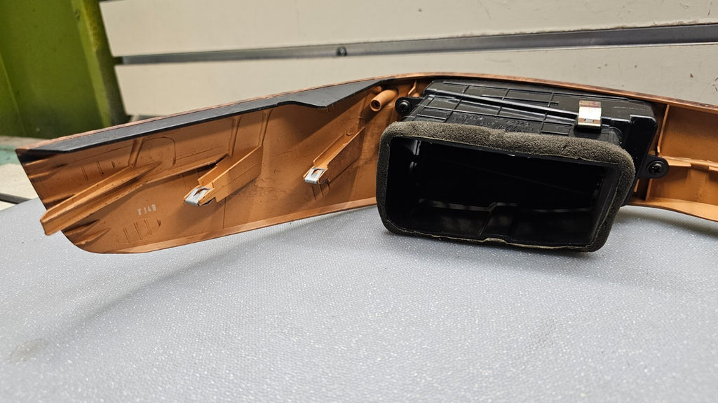 🔥03-06 KIA SORENTO CENTER DASH RIGHT PASSENGER A/C AIR VENT HEATER PANEL WOOD