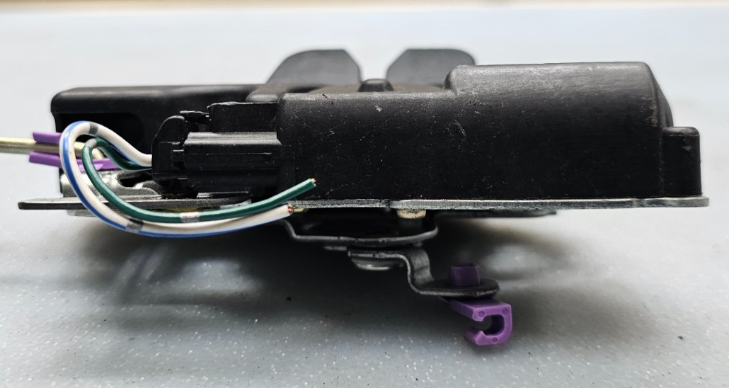 🔥02-06 Camry Luggage Compartment Deck Power Release Door Lock Latch Actuator