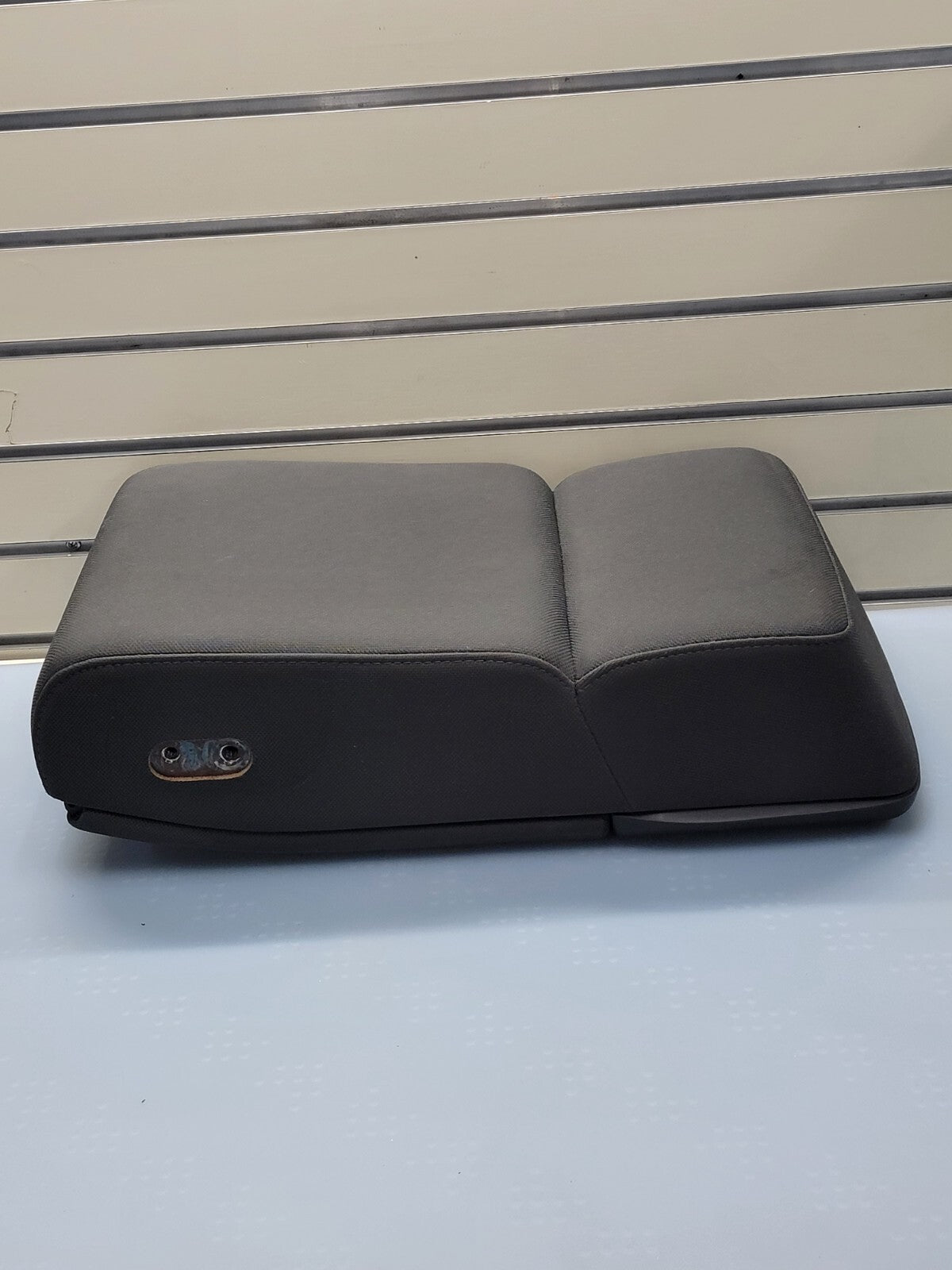 04-08 Ford F-150 Jump Seat Center Console Armrest CupHolder Cloth dark gray JS1