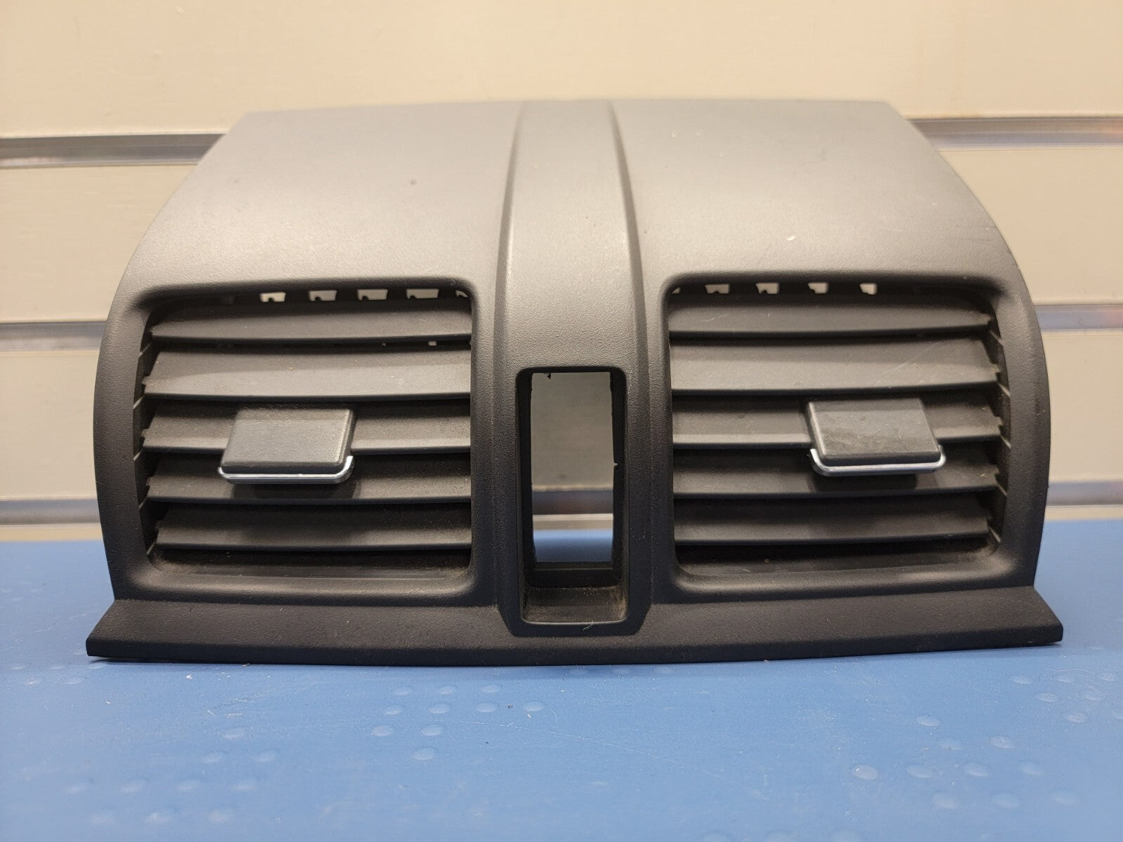 07-11 Honda CRV Front Center Dash Air Vent Heater Trim Panel Bezel Lid Assembly