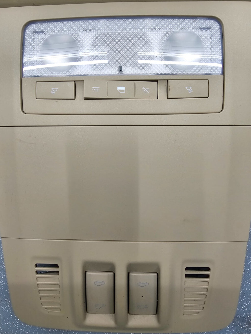 12-17 Buick Verano Front Overhead Console Dome Light Lamp Unit Assembly Tan OEM
