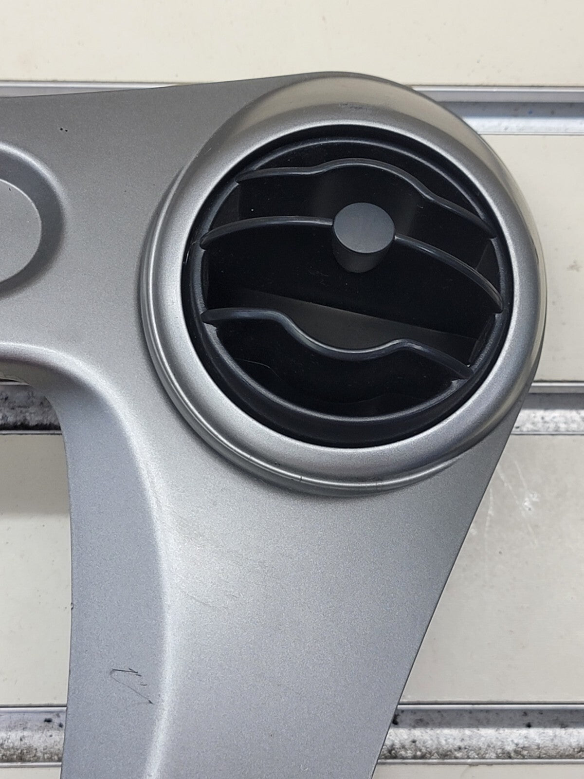 🔥2003-2007 Saturn Ion Radio AC Climate Control Bezel Vents silver