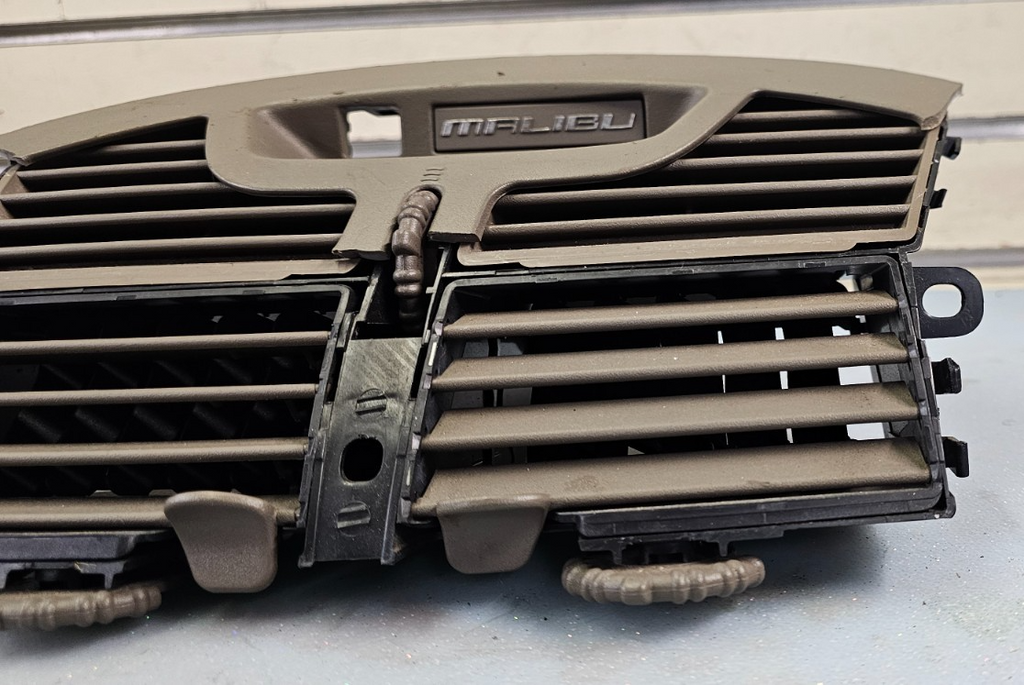 🔥04-08 Chevy Malibu Center Dash AC A/C HVAC AIR Vent Heater Tan OEM