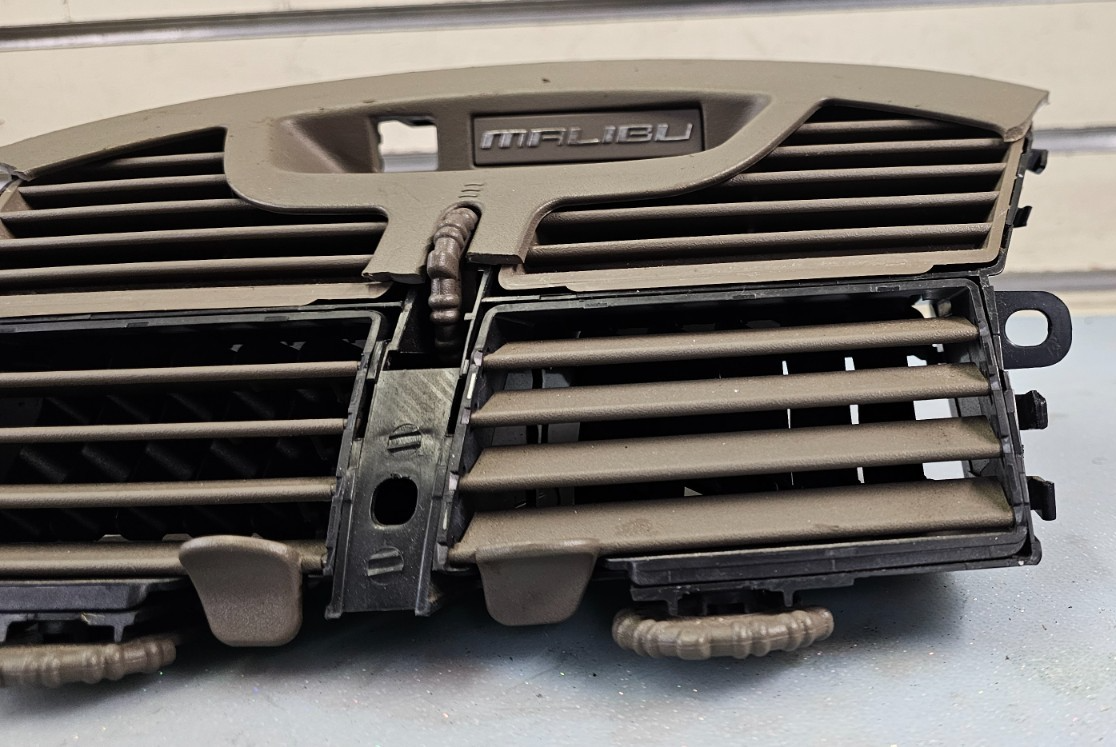 🔥04-08 Chevy Malibu Center Dash AC A/C HVAC AIR Vent Heater Tan OEM