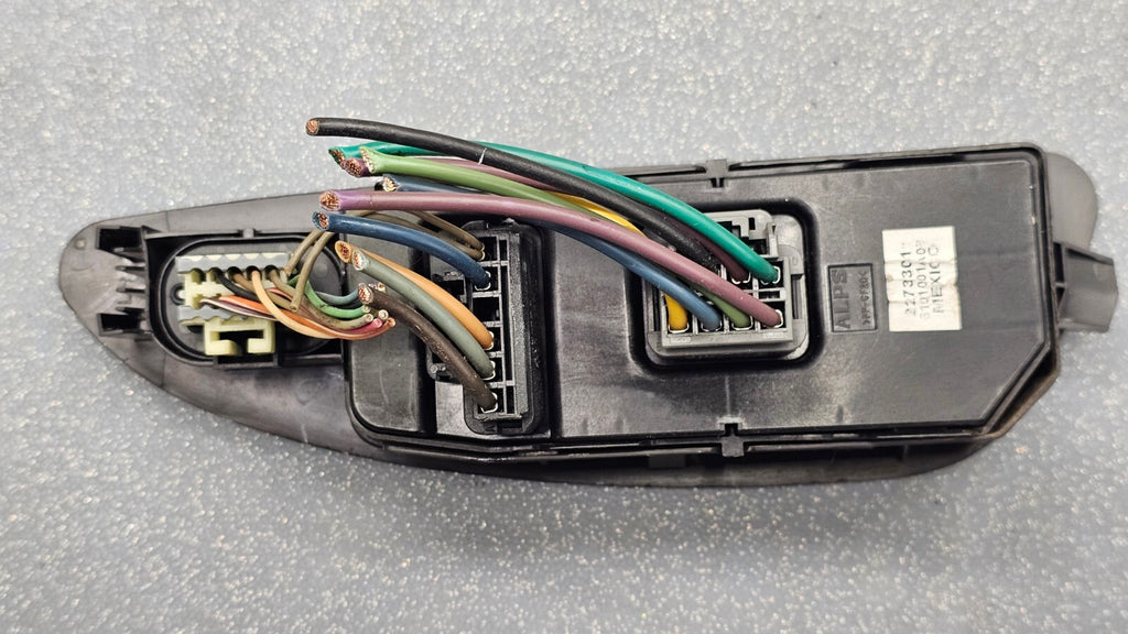 04-07 MALIBU LEFT DRIVER MASTER POWER WINDOW DOOR CONTROL SWITCH ASSEMBLY SILVER