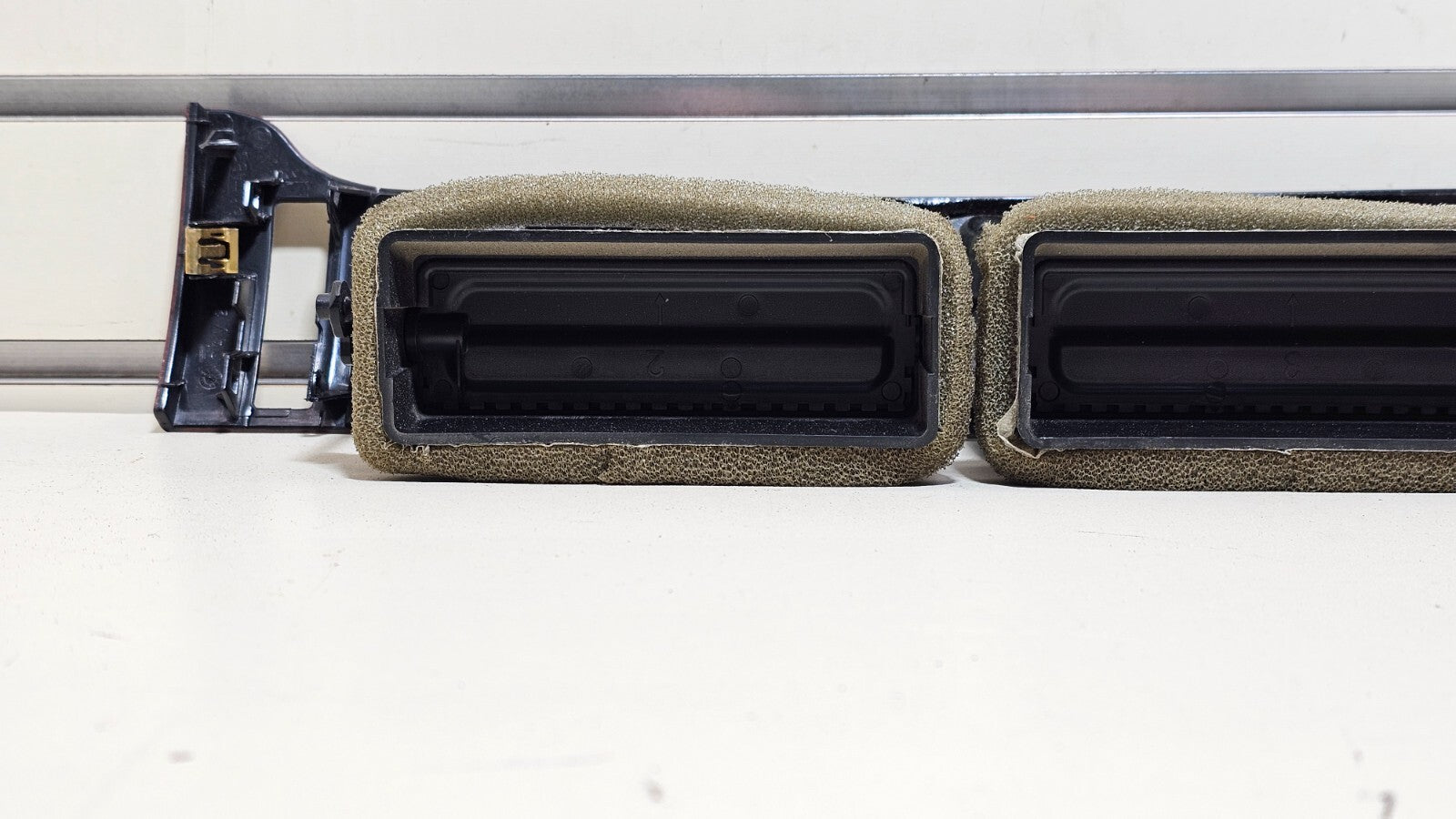 🔥07-13 Suburban TAHOE YUKON Dash Radio Bezel Trim RIGHT Panel w/ Vent WOOD B36