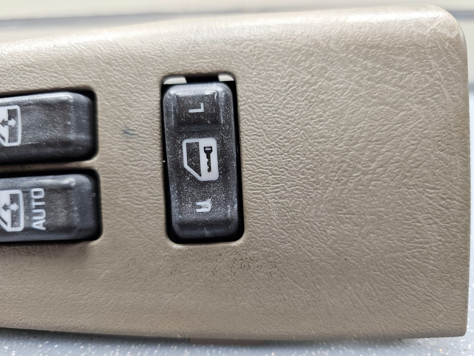 🔥99-02 Silverado SIERRA LEFT Driver Master Door Power Window Switch Tan WS4