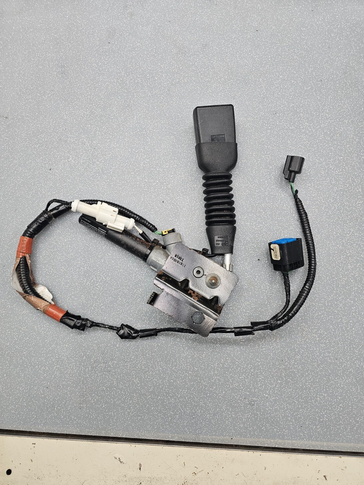 🔥04-08 Ford F-150 Front Driver Seat Belt Buckle Retractor End OEM