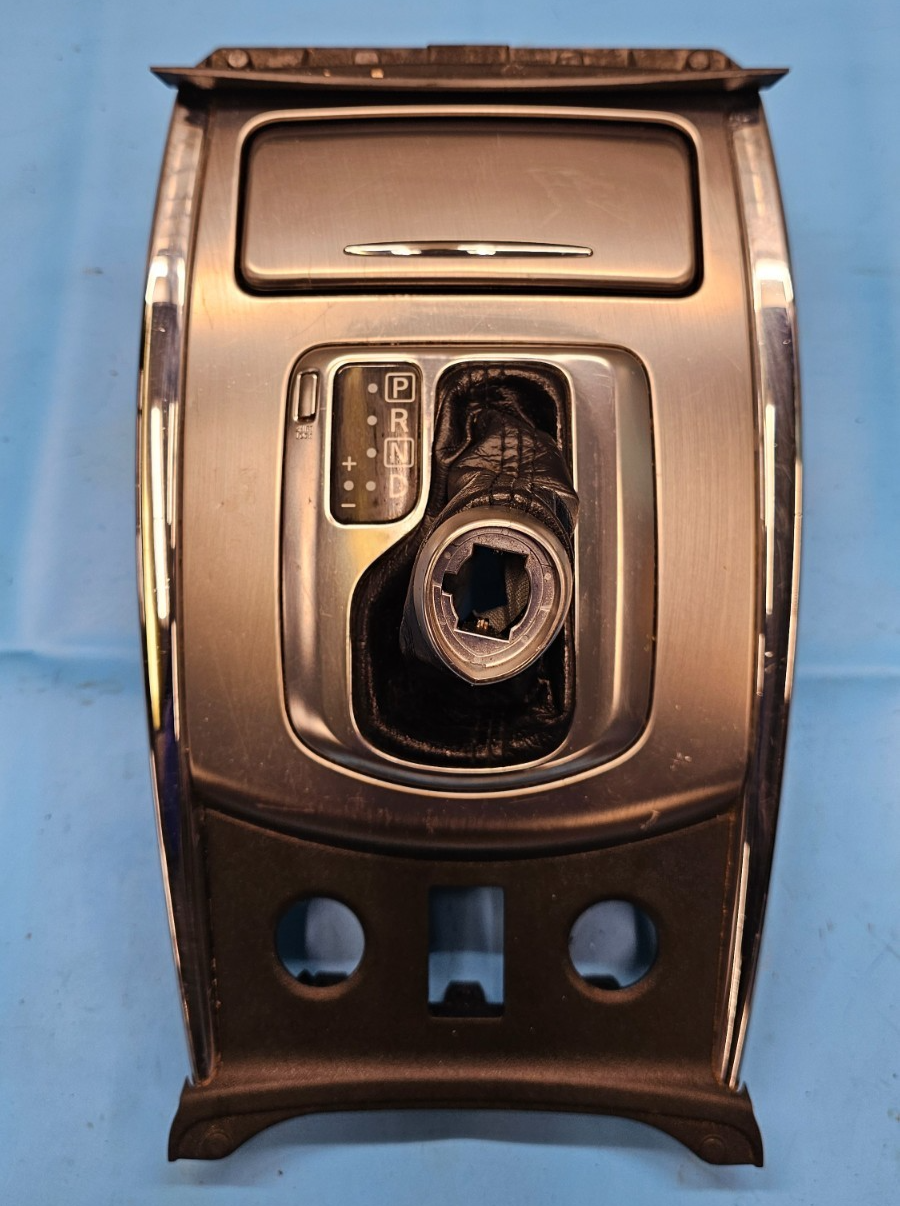 🔥09-13 Infiniti G37 Convertible Center Console Gear Shifter Trim Bezel Silver