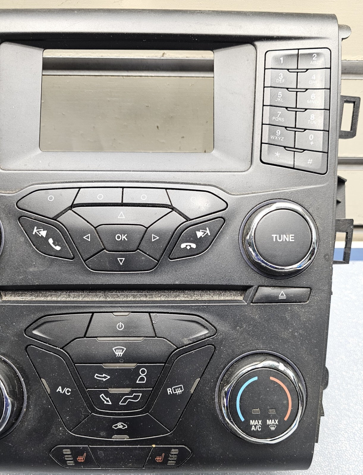 13-16 FUSION RADIO STEREO AUDIO CLIMATE HEATER BEZEL TRIM INSTRUMENT PANEL BLACK