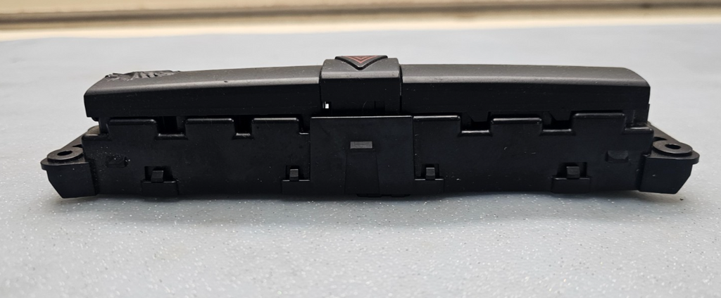 🔥07-10 CHRYSLER SEBRING DODGE AVENGER Dash Emergency Hazard Light Switch OEM