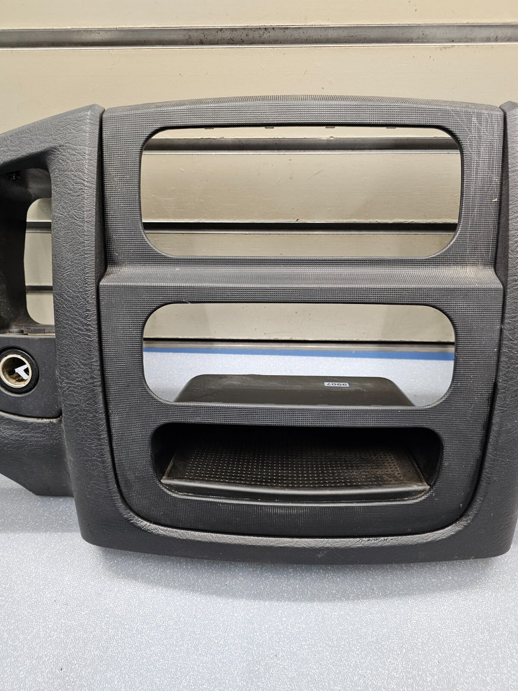 🔥02-05 Dodge RAM Dash RADIO Audio Stereo Bezel Climate Trim Panel Black B10