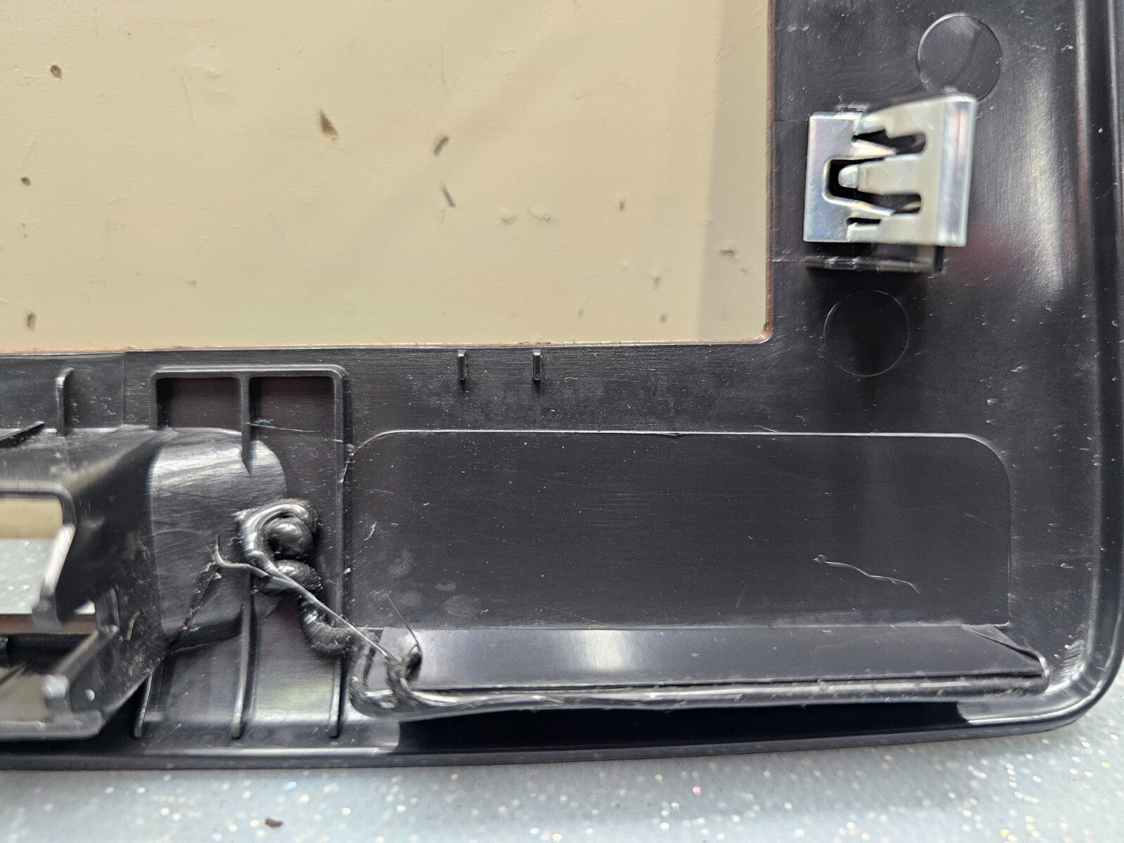 06-13 Chevy Impala Center Dash AM FM Radio Stereo Trim Panel Bezel Woodgrain OEM