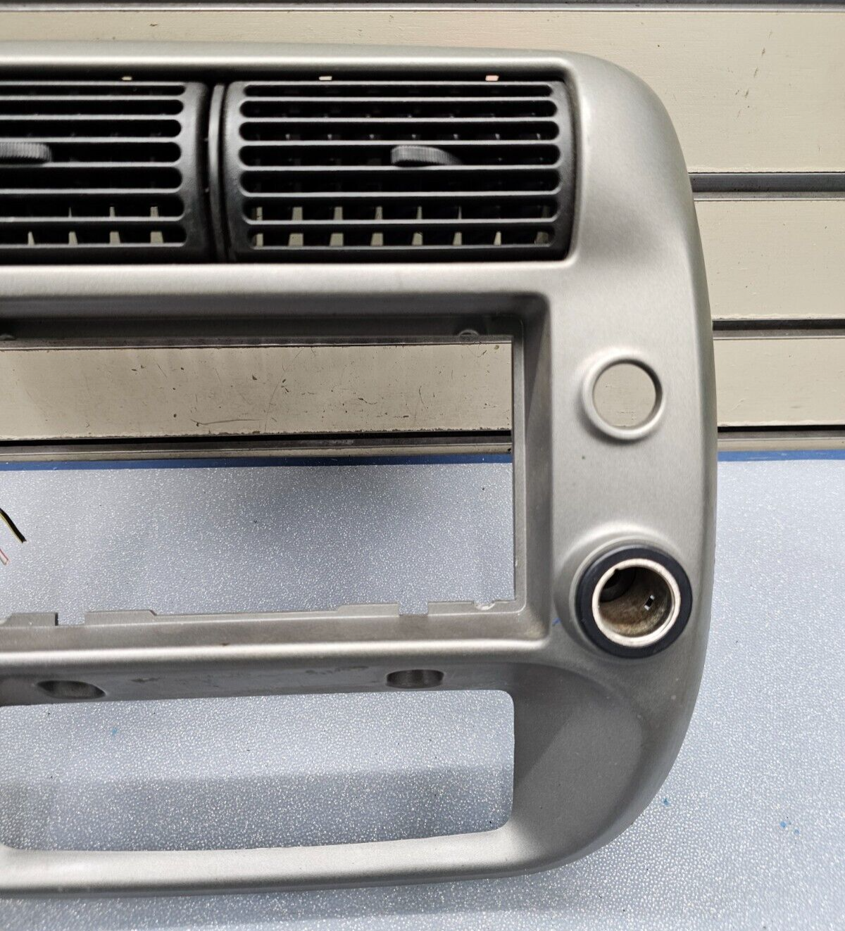 95-10 Ford Ranger EXPLORER Center Dash Radio Trim Surround Bezel Trim SILVER B2