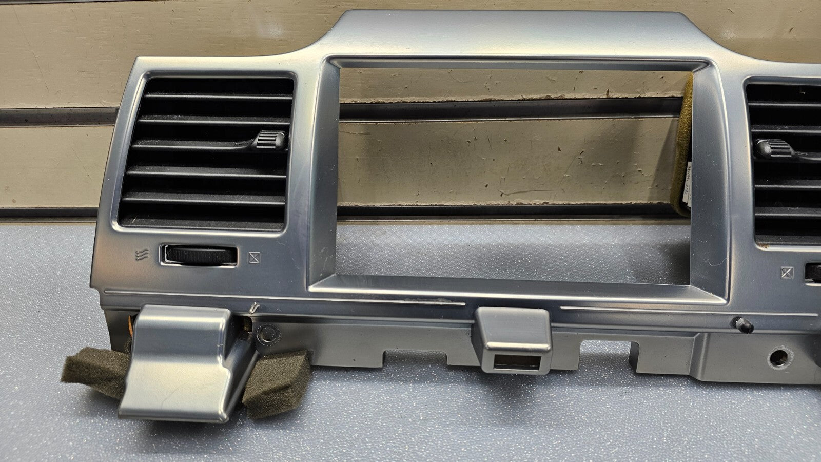 🔥09-12 LINCOLN MKS Dash Radio Stereo Display Trim Bezel Instrument Panel Silver