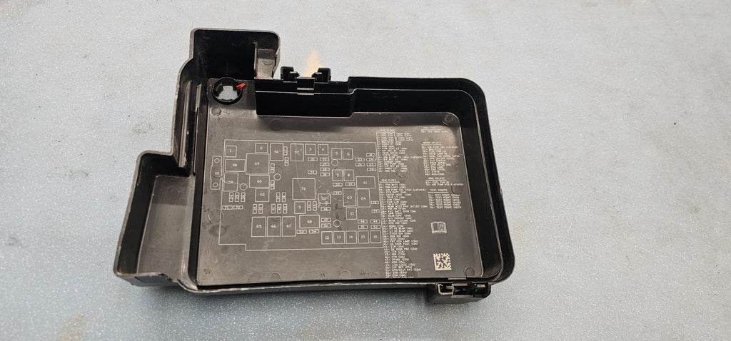 🔥11-16 Chevy Equinox GMC Terrain Under Hood Fuse Relay Box Cover Lid OEM