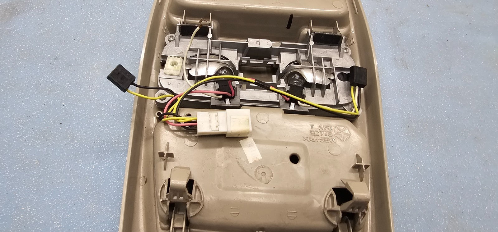 🔥98-01 Dodge Ram Overhead Console Storage Dome Map Light Lamp Assembly TAN