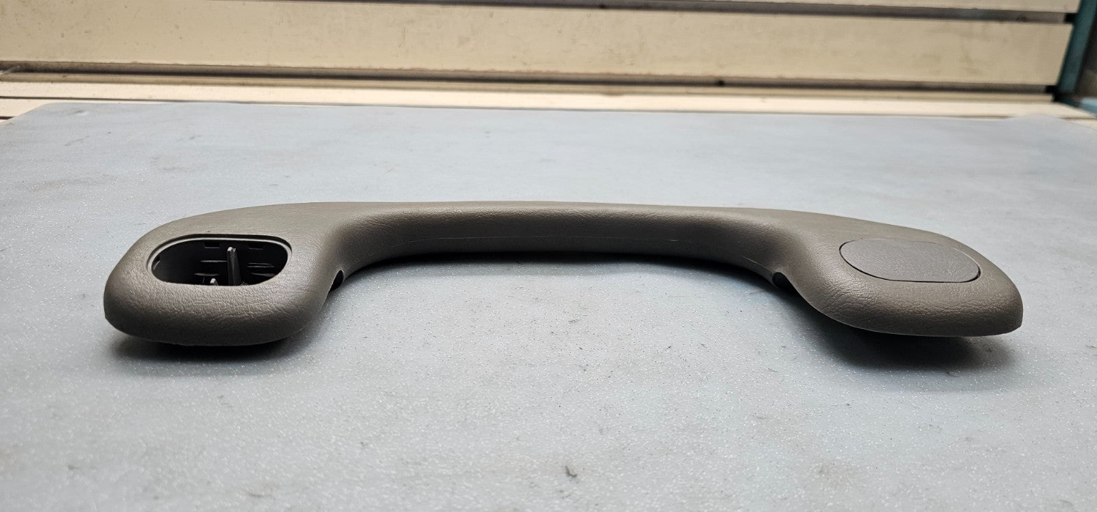 🔥2003-2007 FORD EXCURSION INTERIOR RIGHT HANDLE ASSIST OEM TAN