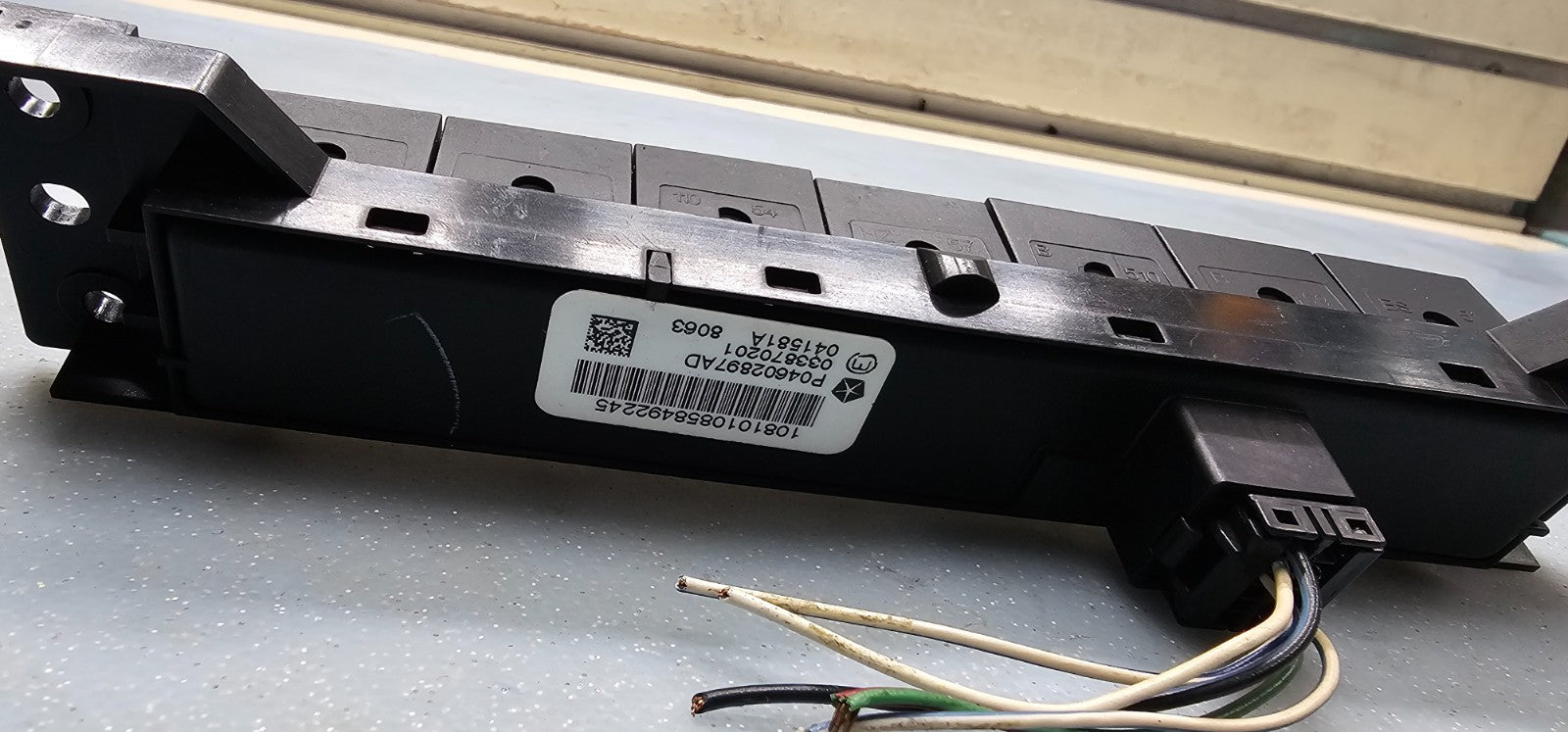 🔥08-10 JEEP COMMANDER HAZARD EMERGENCY FLASHER ESP CONTROL SWITCH ASSEMBLY OEM