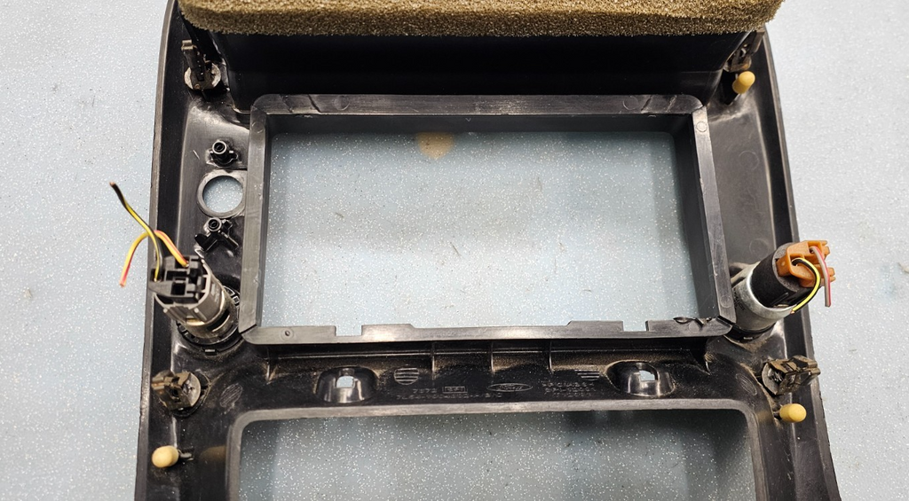 95-10 Ranger Explorer Center Dash Radio Stereo Display Bezel Trim Panel BLACK B2
