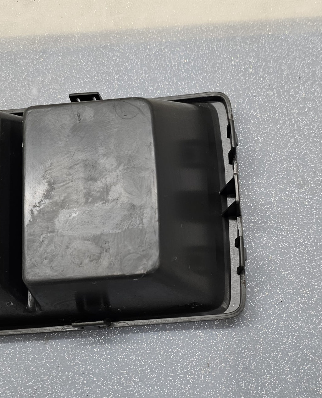 🔥04-12 GMC CANYON CHEVY COLORADO CENTER CONSOLE COIN TRAY OEM