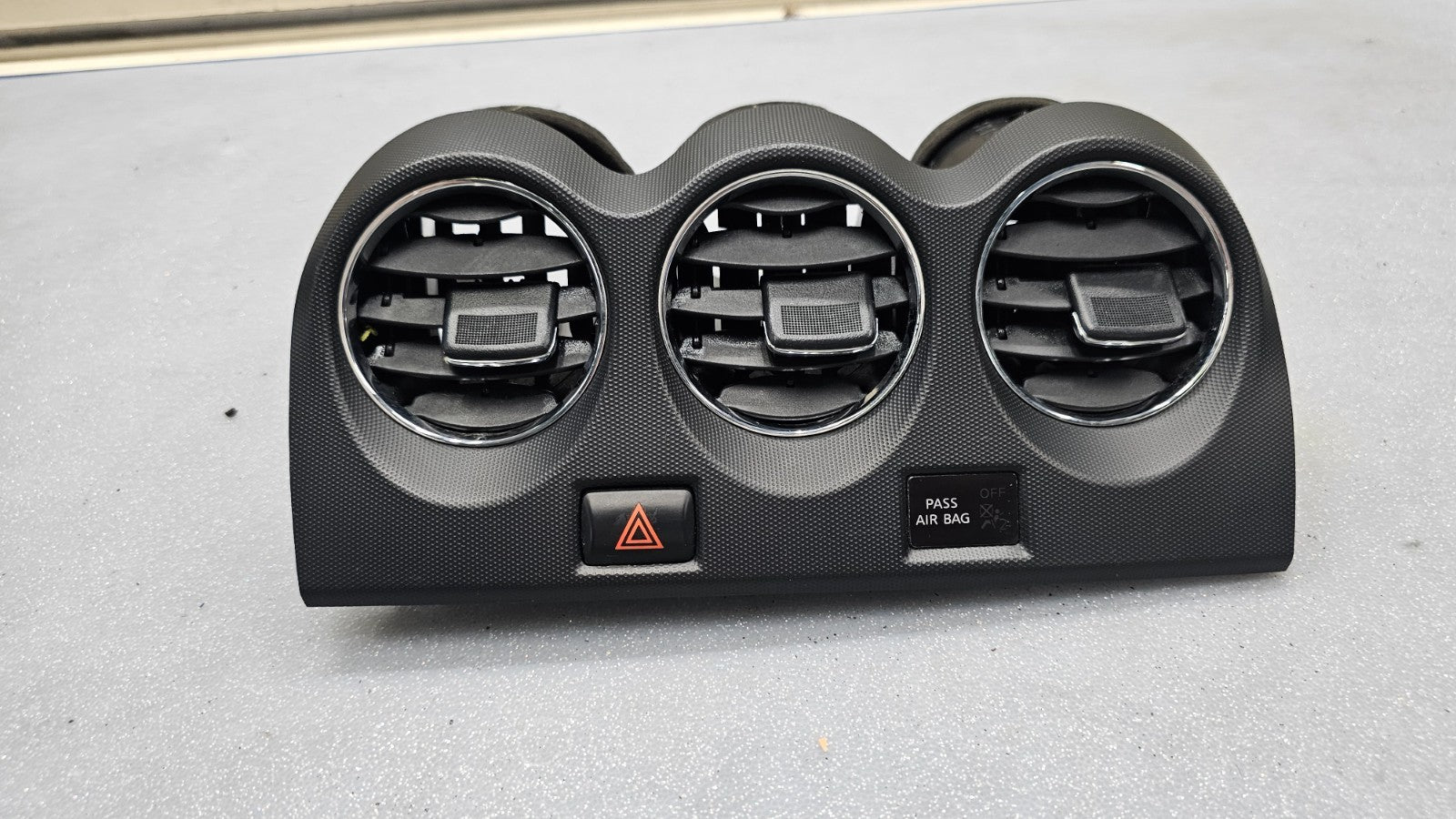🔥07-12 Nissan ALTIMA Dash Center AIR VENTS w/Hazzard switch Assembly BLACK V10
