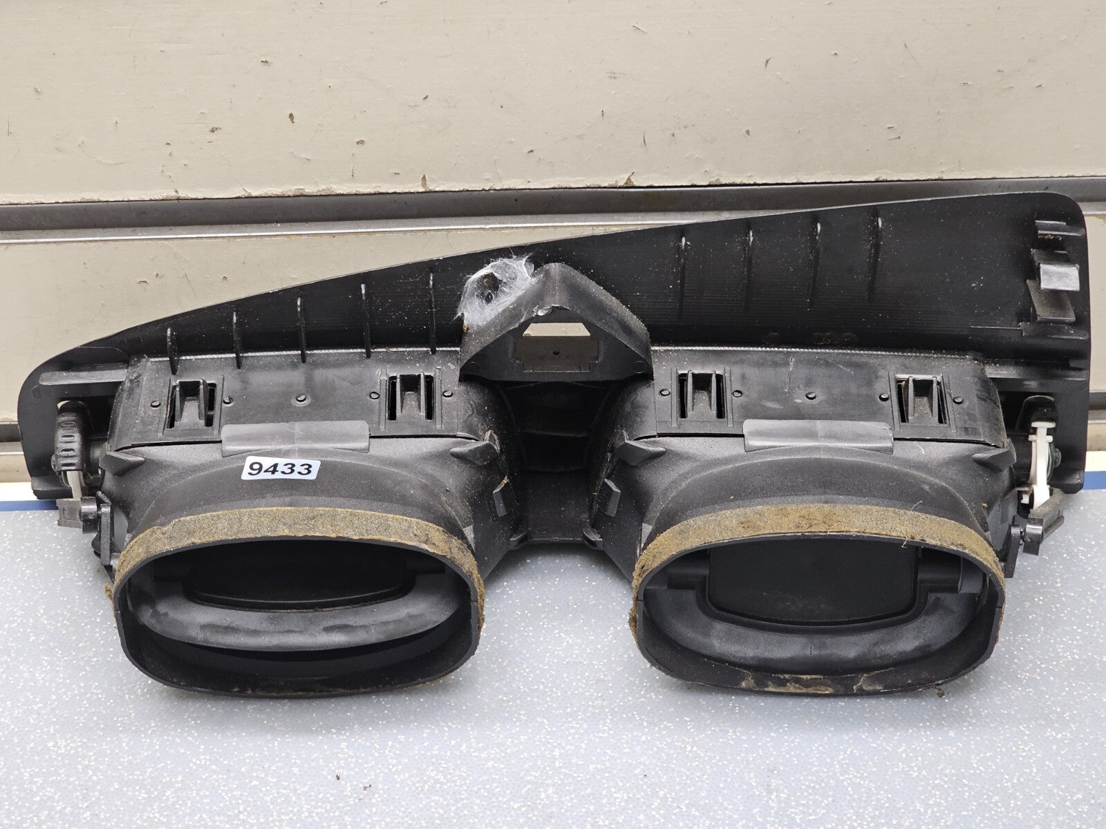01-09 Volvo S60 V70 Center Dash Air Vent Grille Heater Conditioner Bezel DK GRAY
