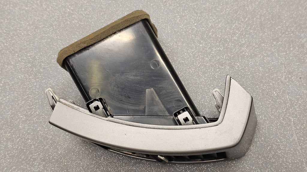 07-10 Mitsubishi Outlander Dash Right Passenger Air Vent A/C Heater Panel Silver