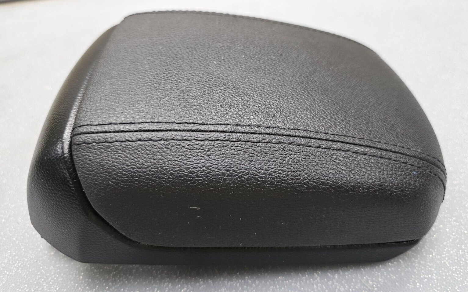 🔥10-16 Cruze Front Center Console Arm Rest Lid Cover Top Pad Assembly Black OEM
