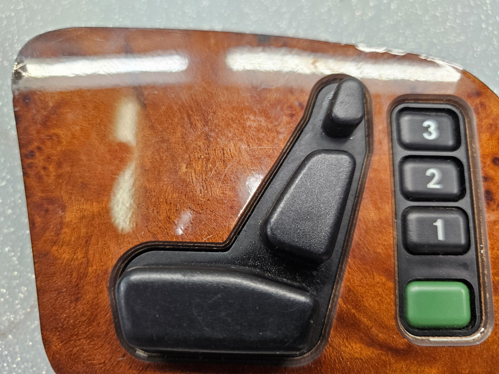 97-03 MERCEDES CLK320 CLK430 CLK55 FRONT RIGHT PASSENGER SEAT ADJUSTMENT SWITCH