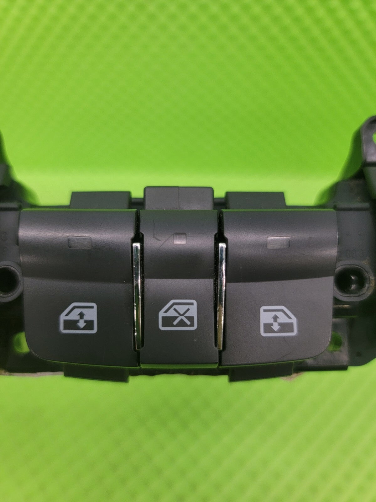 07-08  Chevrolet Equinox Door Window Switch Front Standard DWS-309 fits Black
