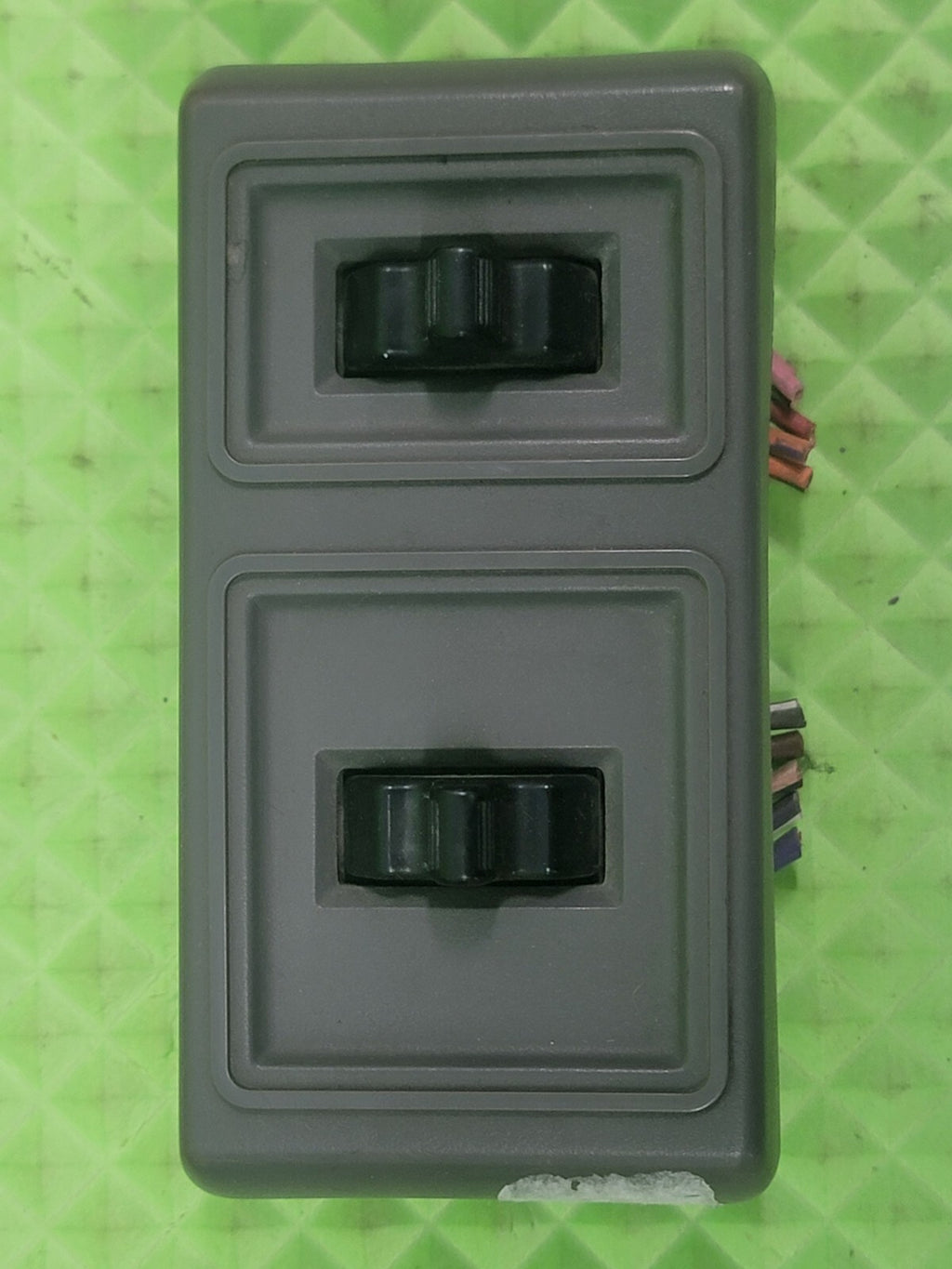 🔥94-96 DODGE DAKOTA 3.9 AT RIGHT FRONT WINDOW DOOR LOCK SWITCH Warranty GRAY