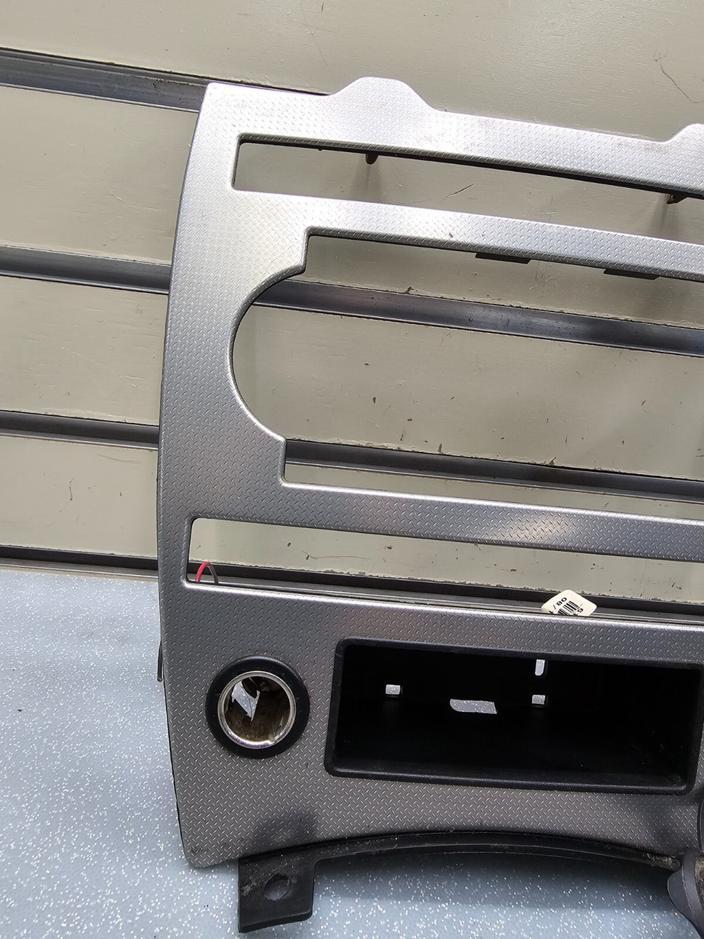 🔥05-07 JEEP GRAND CHEROKEE DASH PANEL RADIO SURROUND TRIM BEZEL Silver OEM B70