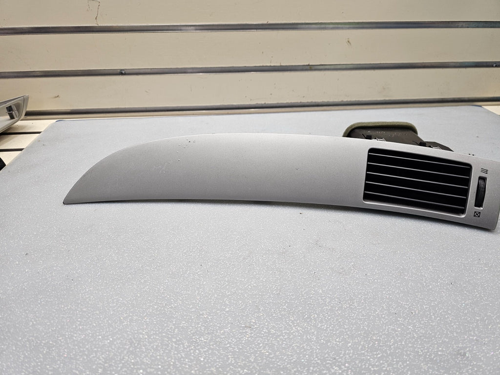 🔥04-08 Toyota Solara PASSENGER SIDE DASH PANEL TRIM INSERT SILVER 55475-AA030