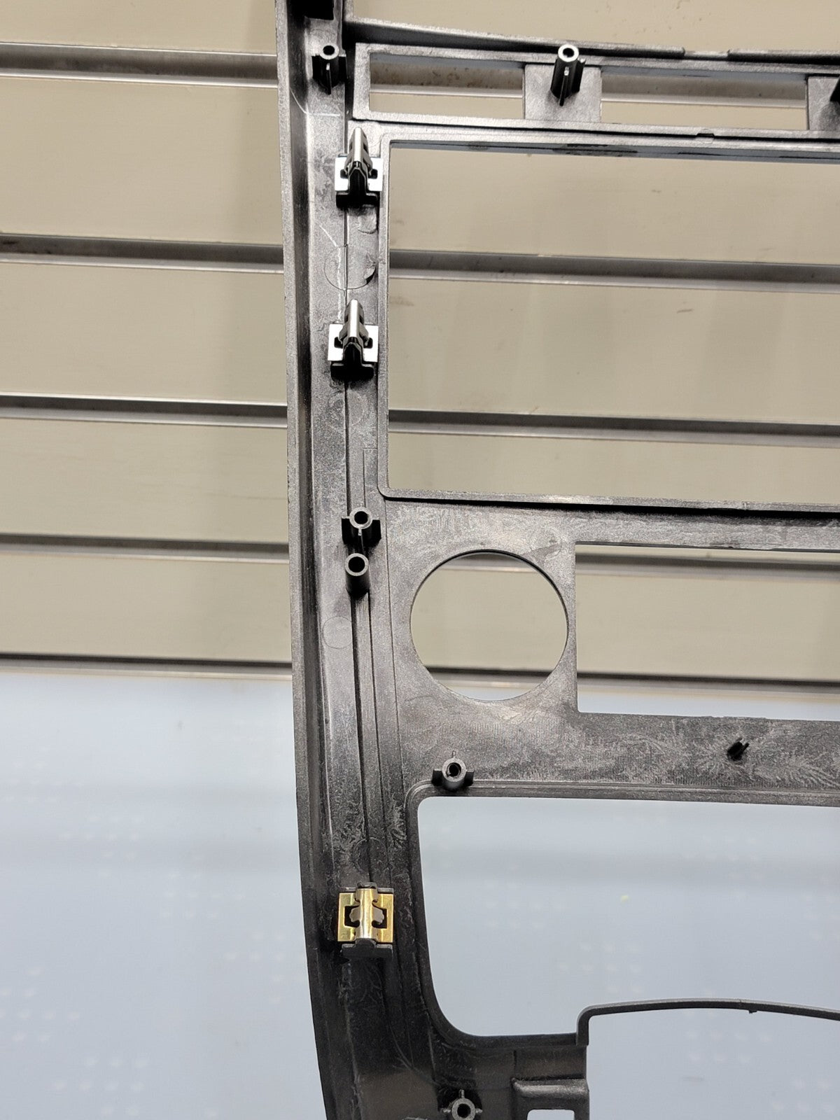 07-09 Chevrolet Equinox Center Dash Radio Climate Bezel Surround Trim silver