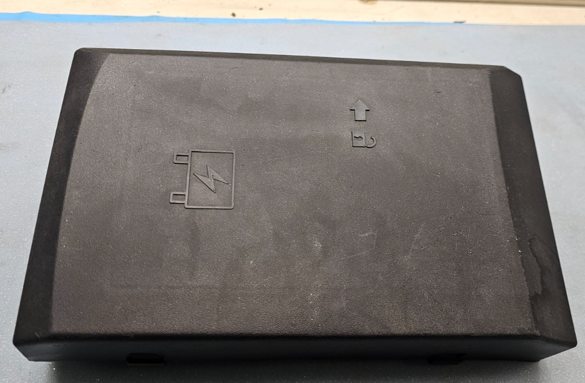 🔥07-08 Chevrolet Silverado Tahoe Yukon Fuse Relay Engine Compartment Cover Lid