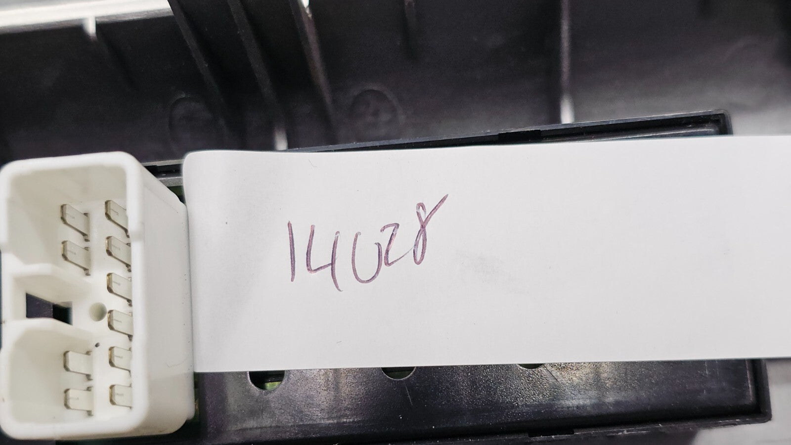 🔥05-10 Kia Sportage Front Right Passenger Window Control Switch Bezel Silver