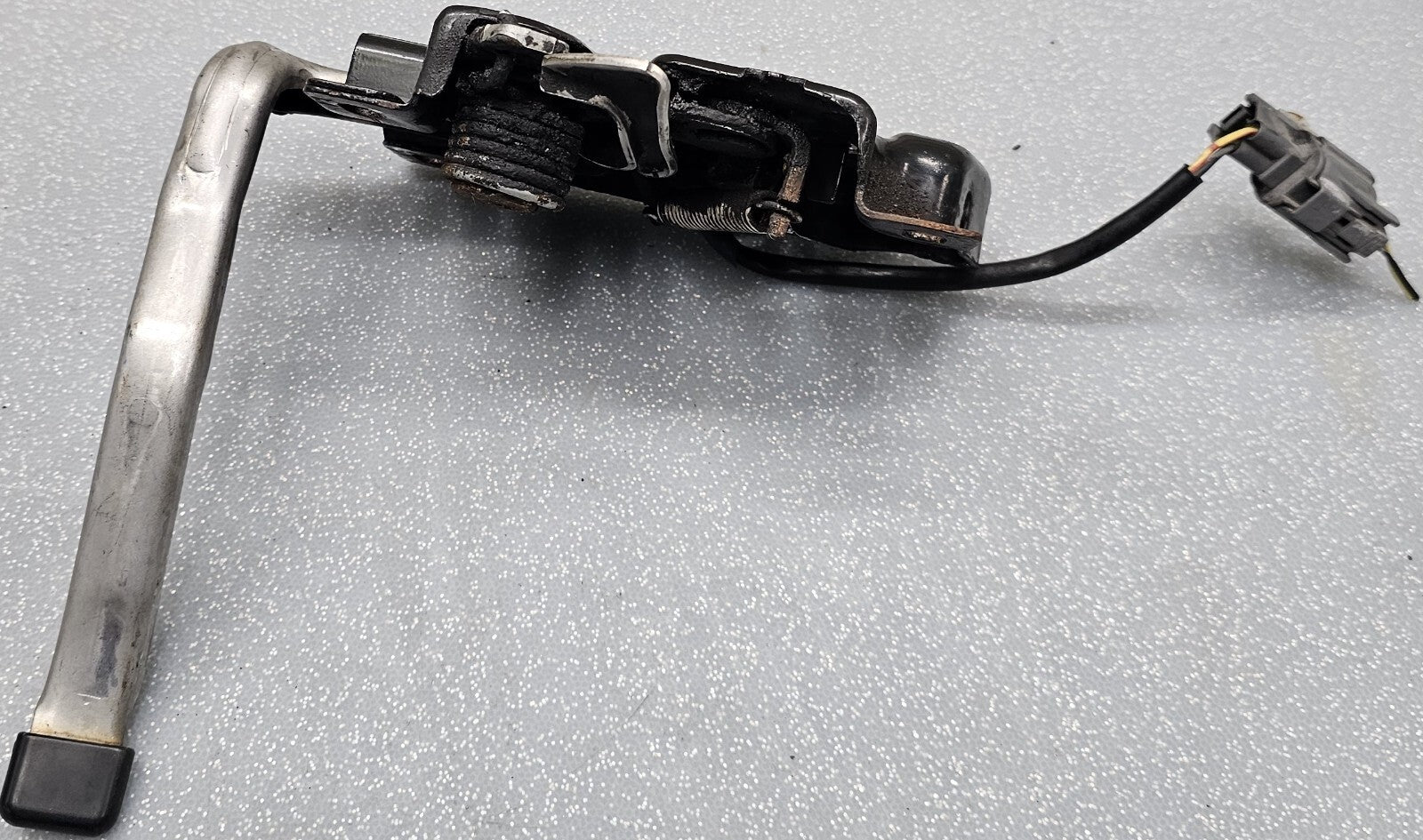 🔥1999 - 2004 HONDA ODYSSEY HOOD LATCH LOCK WITH SENSOR OEM