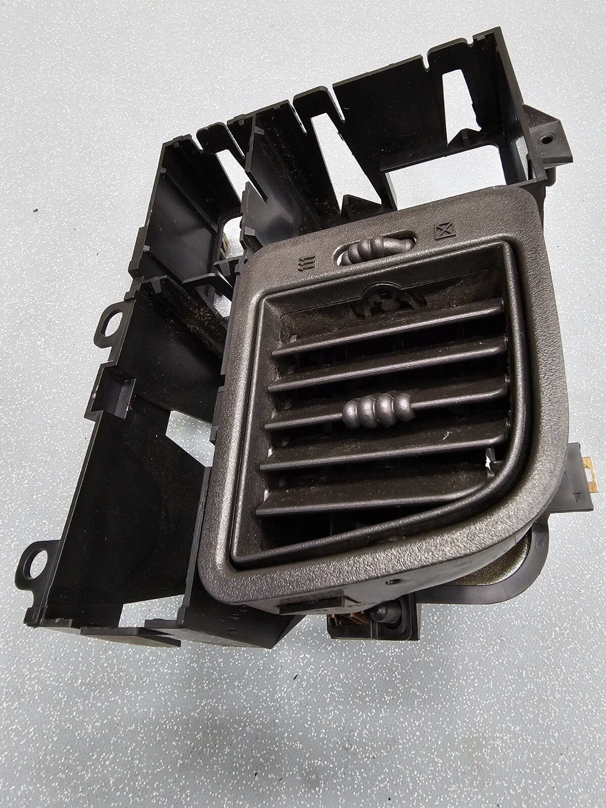 🔥99-06 Chevy Silverado Sierra Headlight Switch left Driver Air Vent black HS19