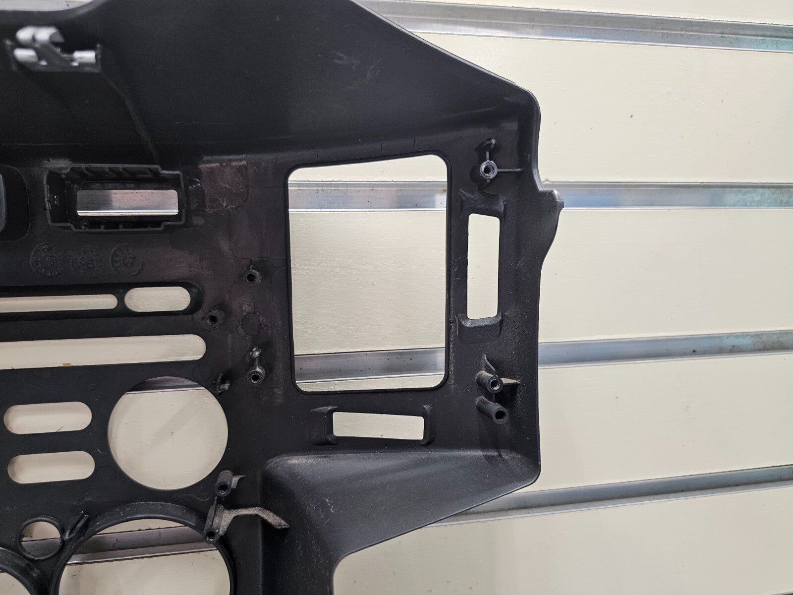 🔥06-08 ENDEAVOR Dash Center Radio Stereo Climate Trim Panel Bezel Black OEM