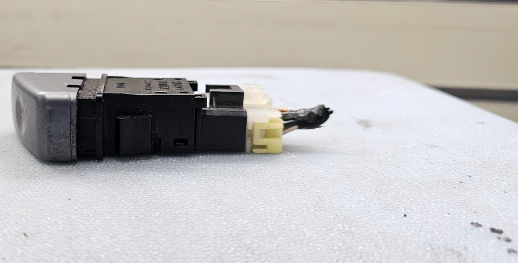 🔥00-04 Nissan Almera Maxima Hazard Warning Switch Button Silver