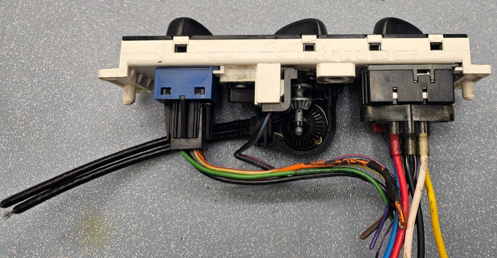 94-00 Ford Mustang Dash A/C Heater Climate Temperature Control Panel Conditioner