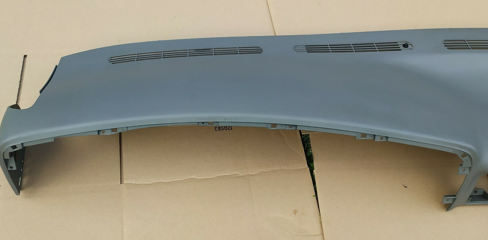 99-06 SILVERADO SIERRA TAHOE Upper Dash Cap Cover Top Pad Dashboard NEUTRAL DP1
