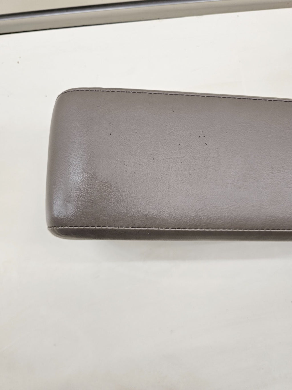 🔥95-03 Buick Park Avenue Front Center Console Arm Rest Lid Storage Leather Tan