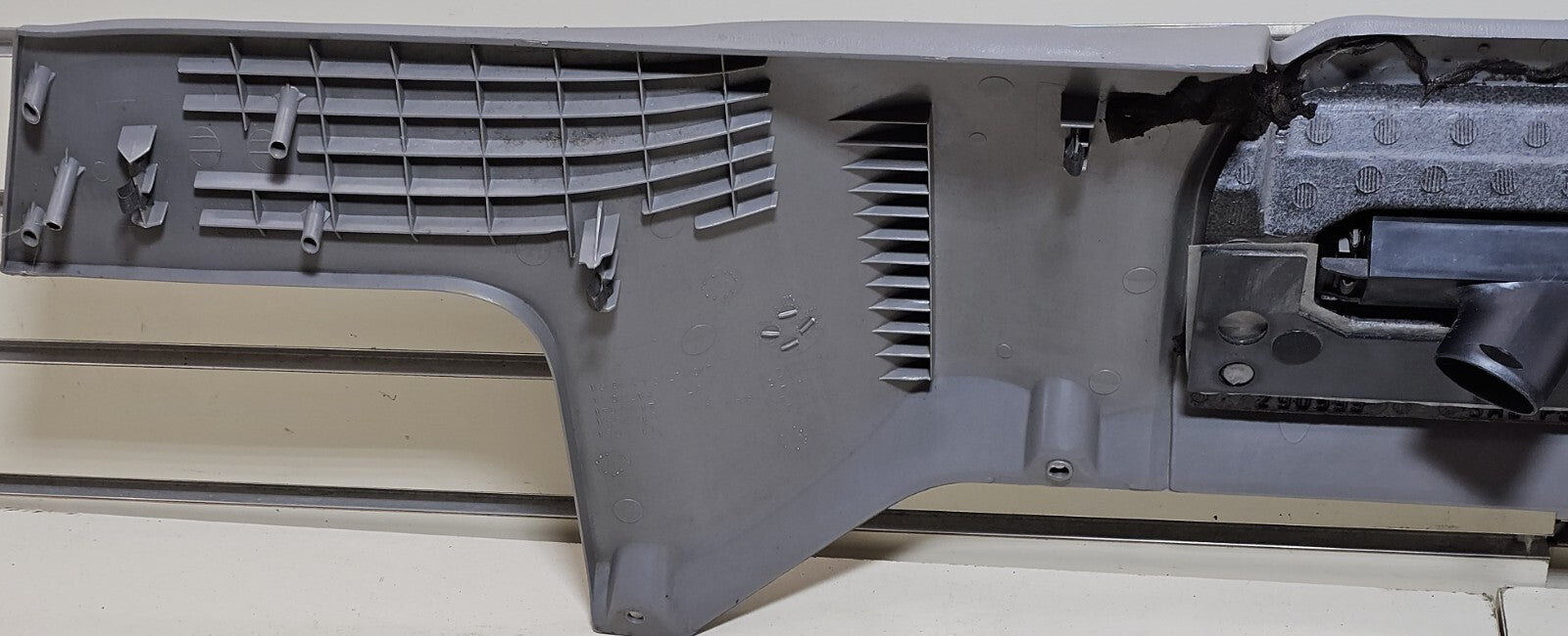 🔥95-99 CHEVY GMC TRUCK CK INSTRUMENT PANEL DASH KNEE BOLSTER PANEL GRAY OEM
