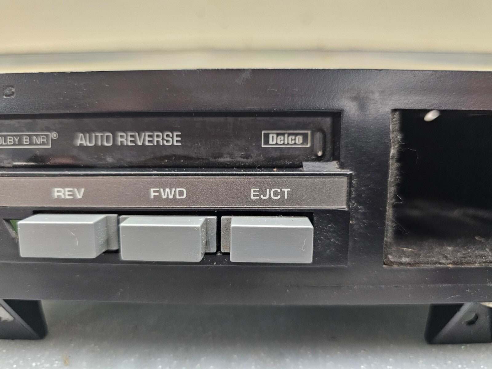 🔥88-94 Chevy Silverado Suburban CK AM FM Radio Audio Stereo Cassette Player OEM