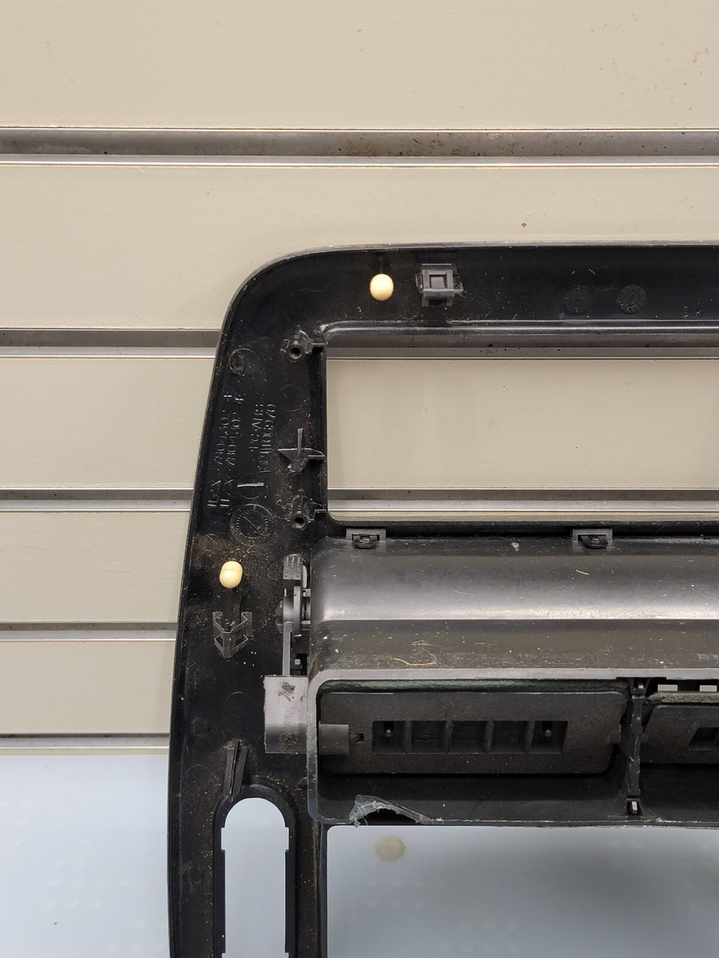 02-05 FORD EXPLORER RADIO AUDIO CLIMATE TEMPERATURE CONTROL BEZEL TRIM GRAY