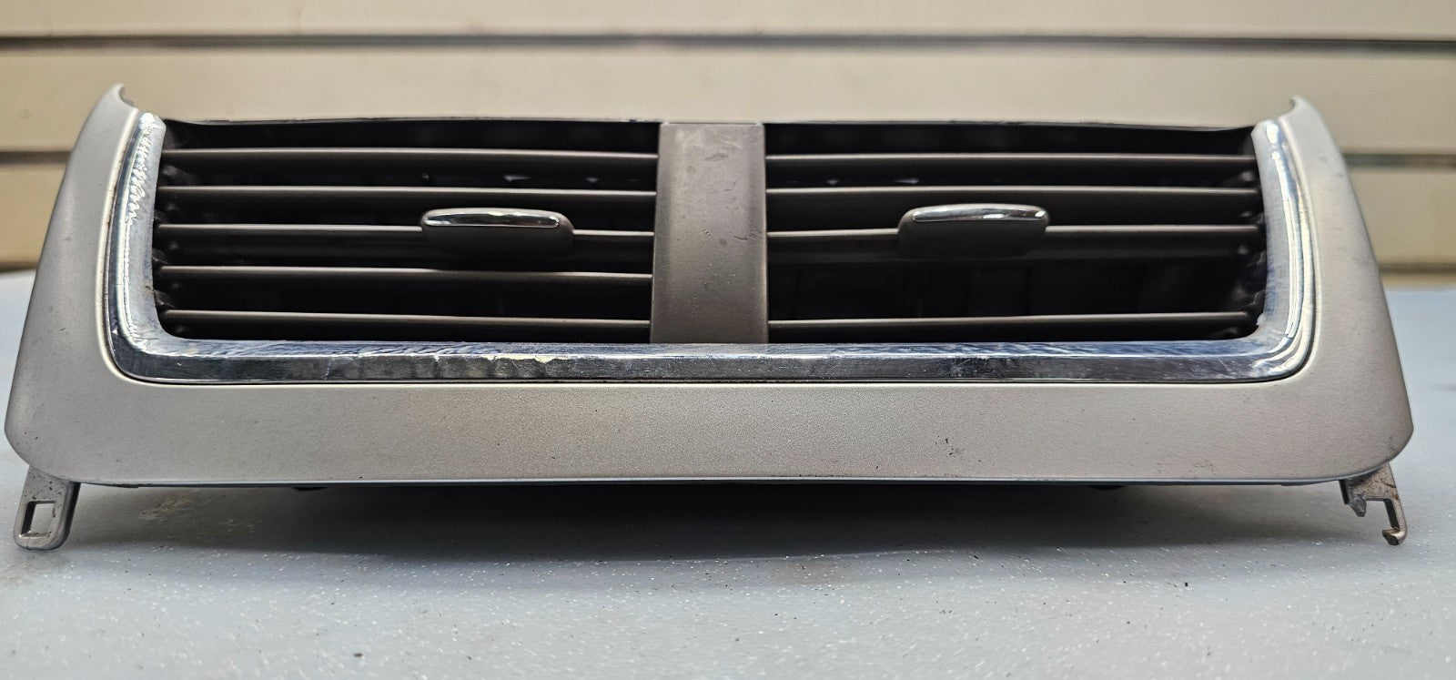 🔥08-12 Chevy MALIBU Dash A/C Heater AIR VENT Front Center Bezel Trim Silver