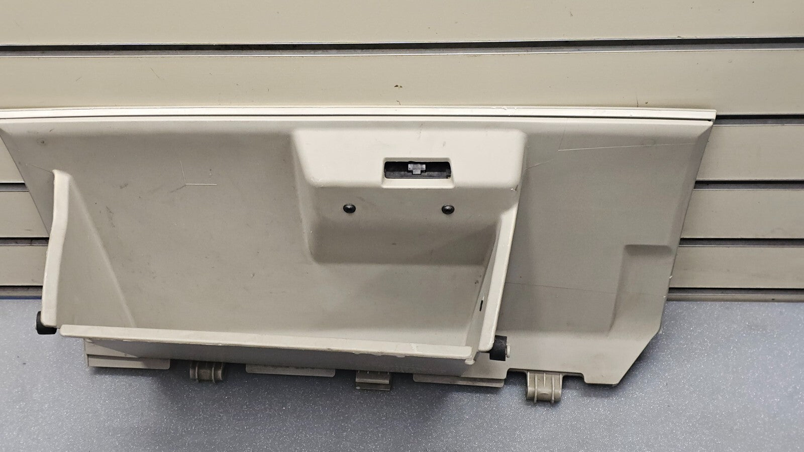 🔥11-18 GRAND CARAVAN TOWN COUNTRY DASH GLOVE BOX STORAGE COMPARTMEN LID TAN